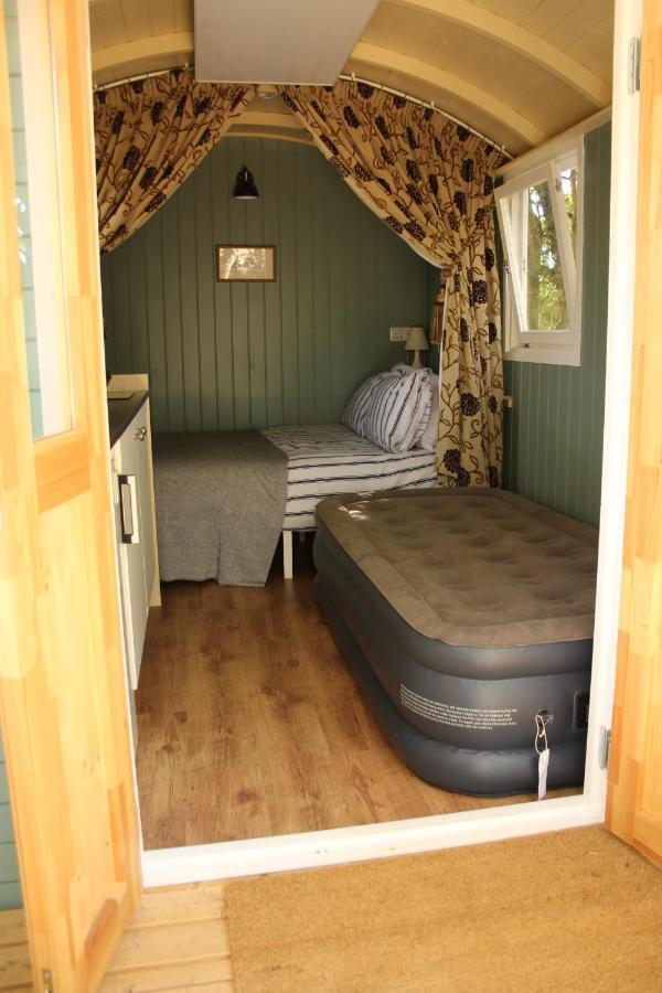The Kestrel Shepherd Hut, Whitehouse Farm Stowmarket Eksteriør bilde